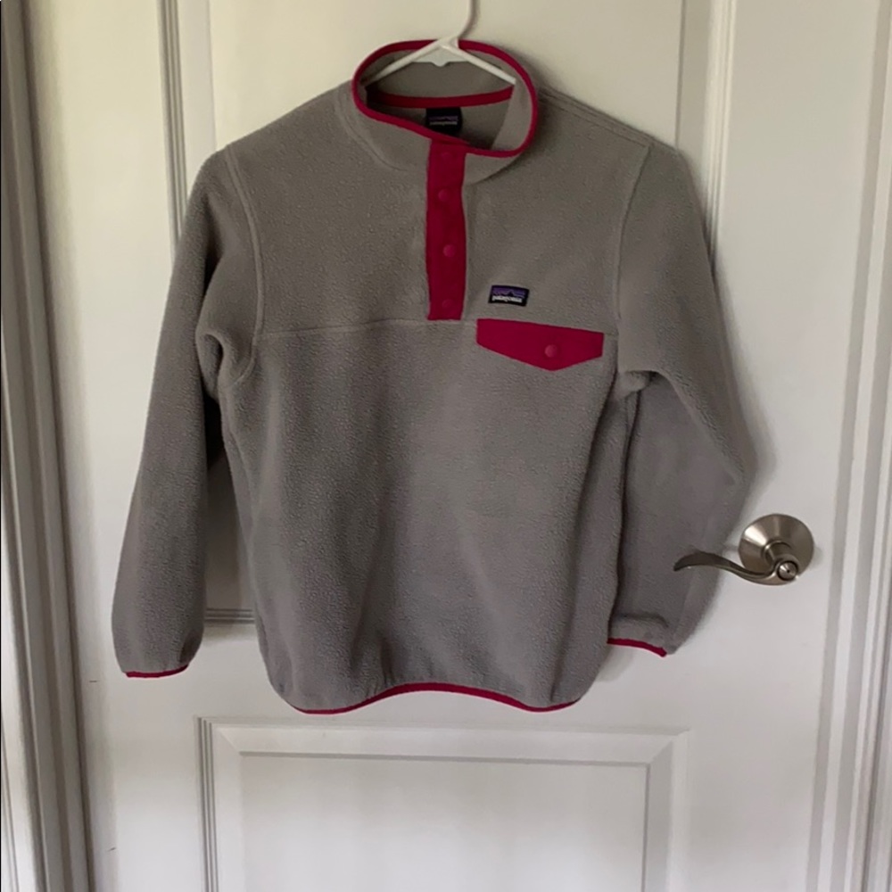 grey pullover patagonia